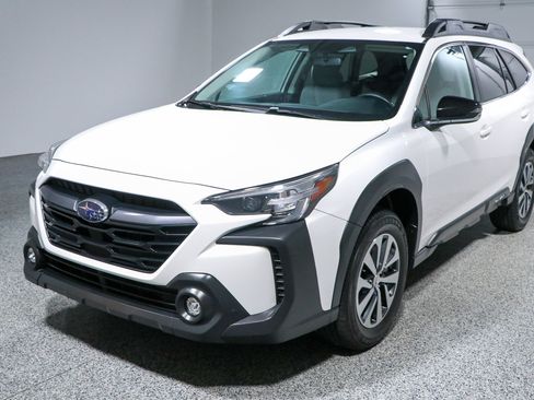 Used 2023 Subaru Outback Premium AWD/4WD image 31
