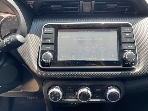 Used 2020 Nissan Kicks S FWD image 11