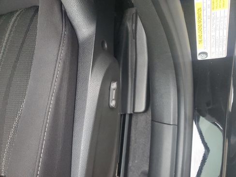 Used 2020 Chevrolet Sonic LT w/ Convenience Package image 7