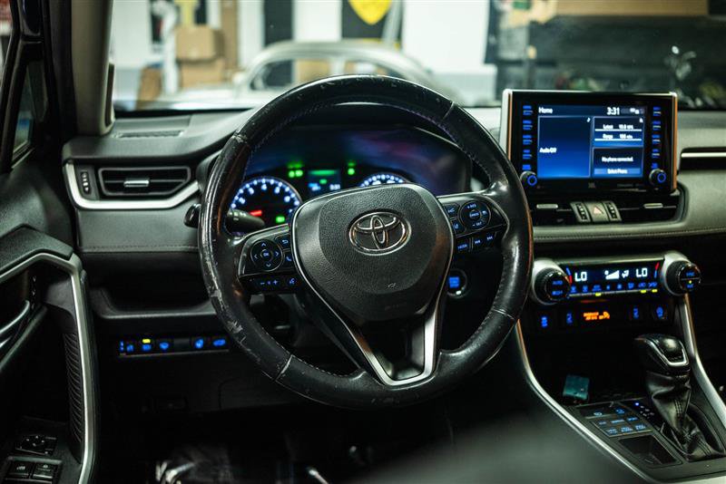 Used 2020 Toyota RAV4 XLE Premium AWD/4WD image 16
