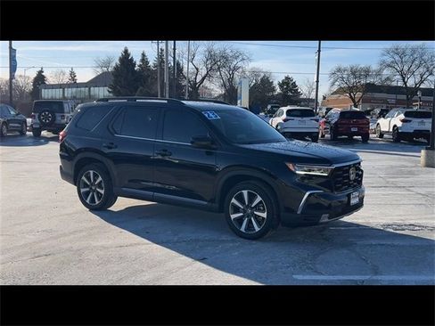 Used 2023 Honda Pilot Elite image 2