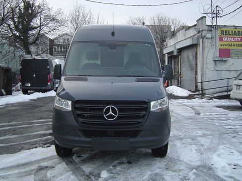 Used 2019 Mercedes-Benz Sprinter 170 image 2