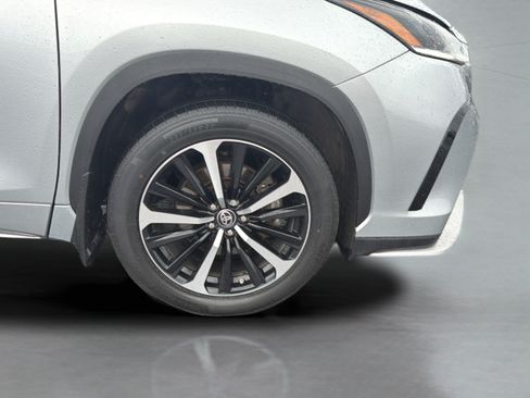Used 2021 Toyota Highlander XSE AWD/4WD image 31