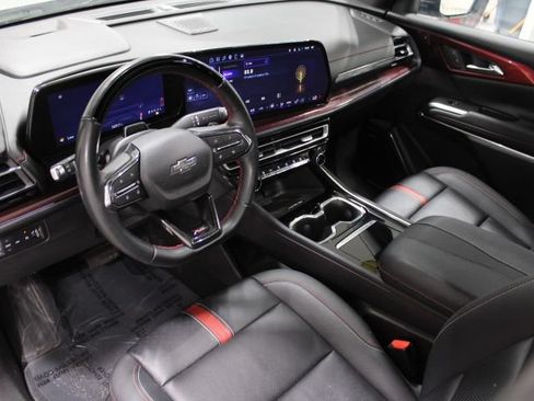 Used 2025 Chevrolet Traverse RS AWD/4WD image 45