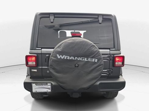 Used 2018 Jeep Wrangler Unlimited Sport S AWD/4WD image 9