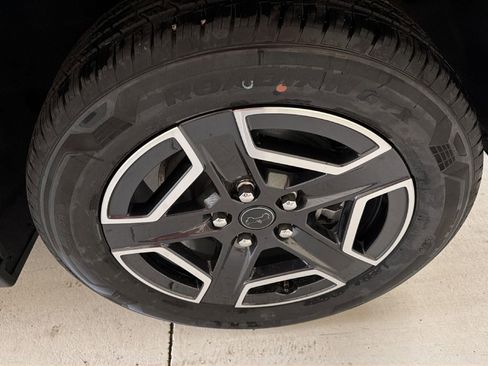 New 2026 Jeep Cherokee Limited image 27