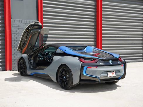 Used 2019 BMW i8 Roadster AWD/4WD image 17