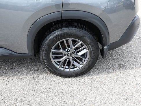 Used 2023 Nissan Rogue S image 7