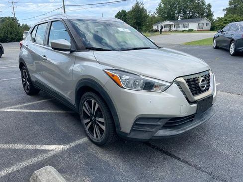 Used 2020 Nissan Kicks SV FWD image 4