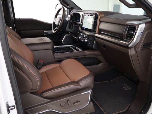 Certified 2024 Ford F250 King Ranch w/ Chrome Package image 32