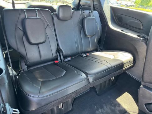 Used 2020 Chrysler Pacifica Touring-L Plus w/ Advanced Safetytec Group FWD image 45