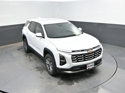 Used 2025 Chevrolet Equinox LT FWD image 35