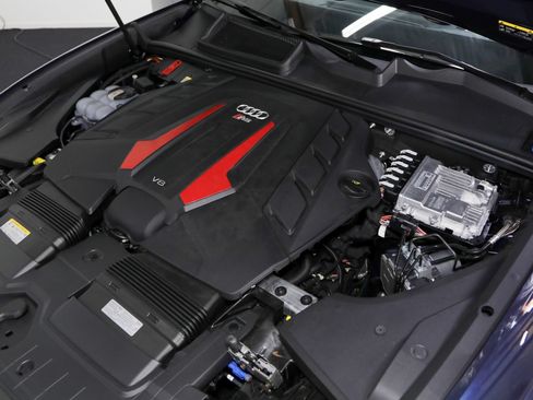 Used 2026 Audi RS Q8 performance AWD/4WD image 57