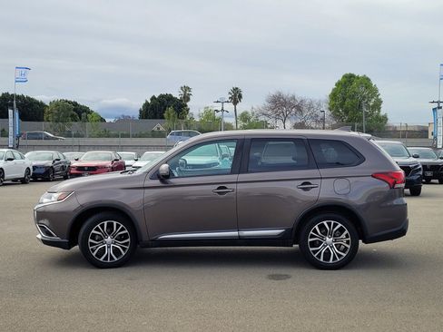 Used 2018 Mitsubishi Outlander SE image 8
