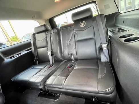 Used 2014 Cadillac Escalade ESV Platinum image 19