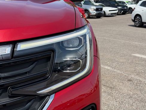 Used 2024 Volkswagen Atlas Cross Sport SEL Premium R-Line image 9