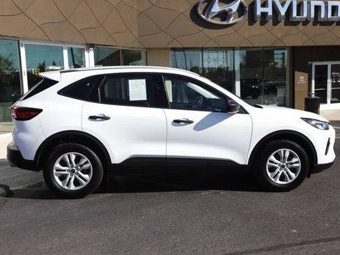 Used 2023 Ford Escape AWD image 2