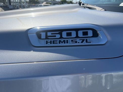 Used 2019 RAM 1500 Laramie AWD/4WD image 9