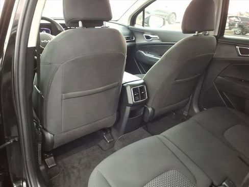 Used 2025 Kia Sportage LX image 12