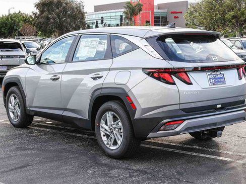 New 2026 Hyundai Tucson SE image 4