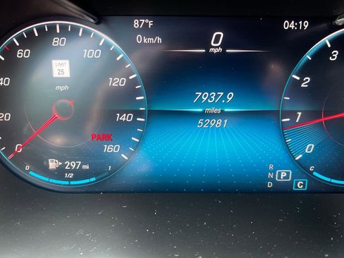 Used 2022 Mercedes-Benz GLC 300 4MATIC image 21