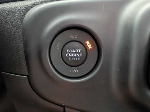Used 2023 Jeep Wrangler Unlimited Sahara w/ Cold Weather Group AWD/4WD image 32