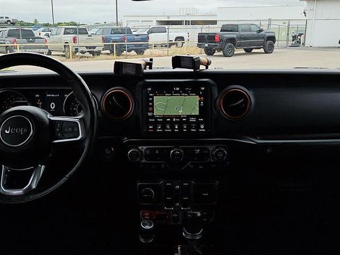 Used 2021 Jeep Gladiator Mojave AWD/4WD image 10