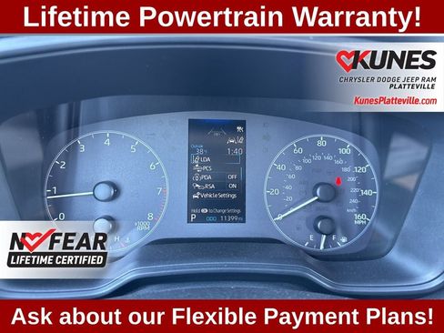 Used 2025 Toyota Corolla LE image 16