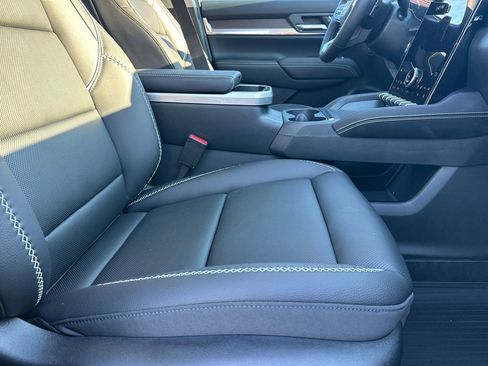 New 2026 GMC Terrain Denali w/ LPO, Floor Liner Package image 14