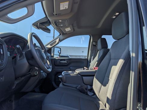 Used 2024 Chevrolet Silverado 2500 Custom AWD/4WD image 10