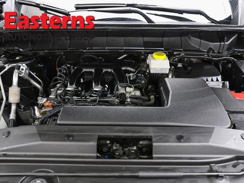 Used 2023 Nissan Pathfinder SV AWD/4WD image 7