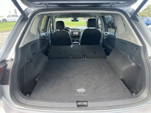 Certified 2024 Volkswagen Tiguan SE AWD/4WD image 19
