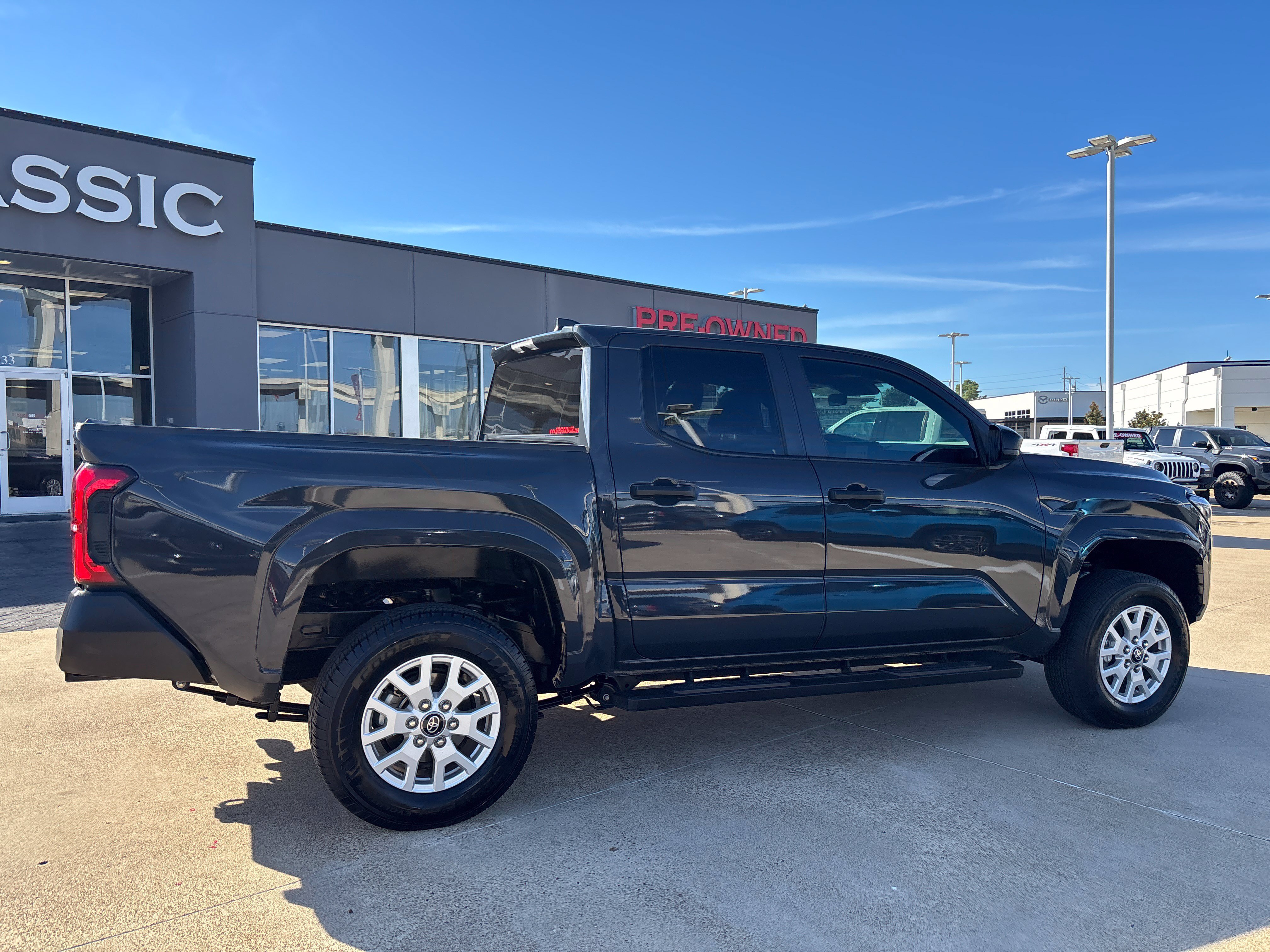 Used 2025 Toyota Tacoma SR RWD image 10