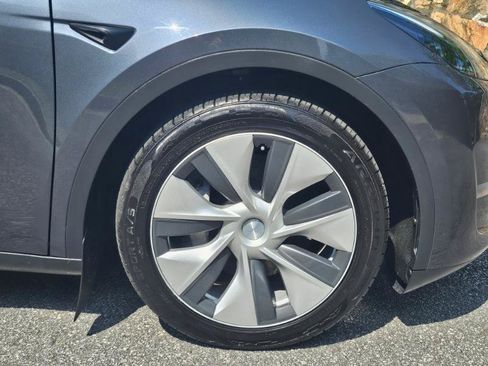 Used 2023 Tesla Model Y Long Range AWD/4WD image 17
