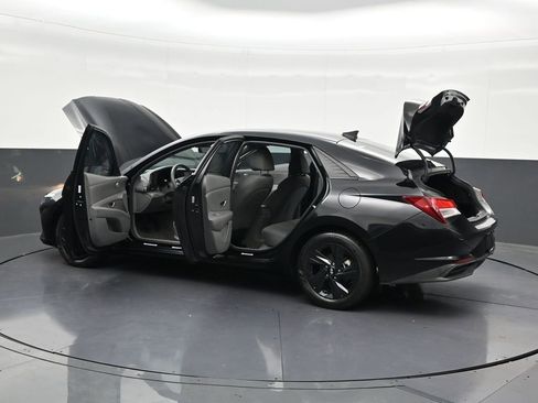 Used 2023 Hyundai Elantra SEL FWD image 41