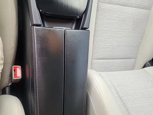 Used 2021 Nissan Rogue SV FWD image 21
