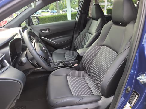 Used 2025 Toyota Corolla Cross AWD Hybrid w/ Convenience Package image 16