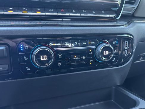 Used 2022 Chevrolet Silverado 1500 ZR2 w/ Technology Package image 36