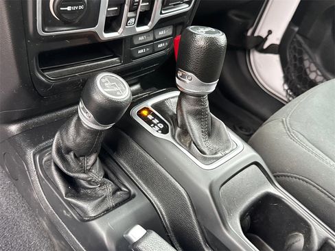 Used 2018 Jeep Wrangler Unlimited Sport S image 25