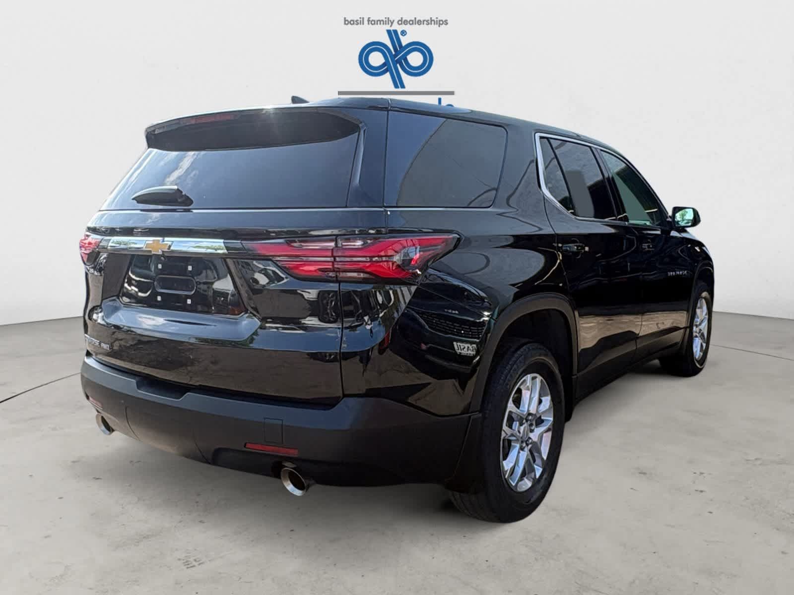 Used 2023 Chevrolet Traverse LS AWD/4WD image 7