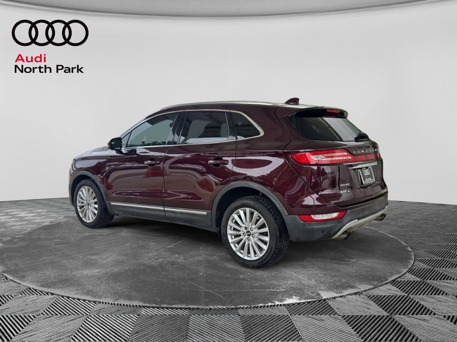 Used 2019 Lincoln MKC Premiere FWD image 3