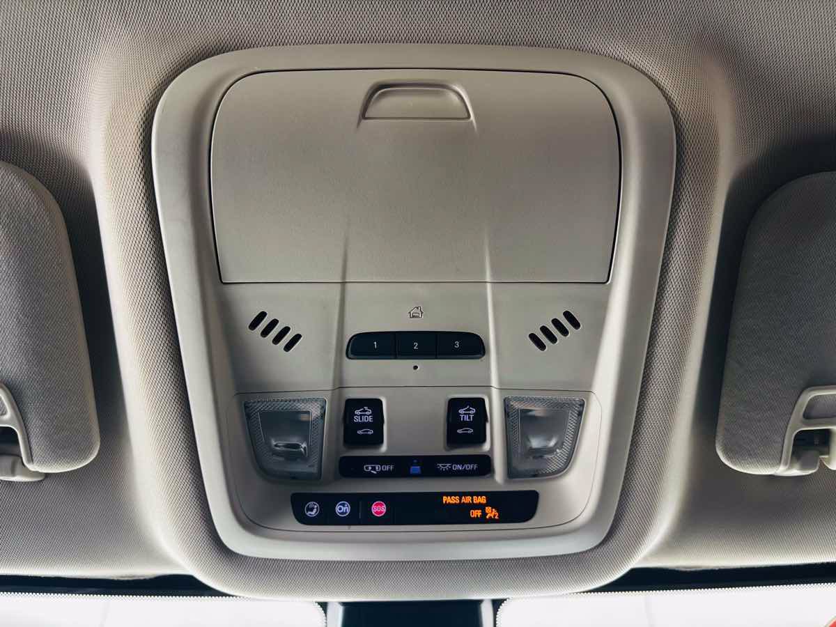 Used 2020 GMC Acadia Denali w/ Technology Package AWD/4WD image 49