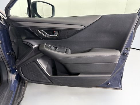 Used 2025 Subaru Outback Premium image 33