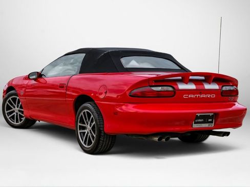 Used 2002 Chevrolet Camaro Z28 w/ SS Performance/Appearance Pkg RWD image 12