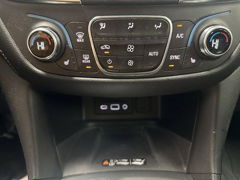 Used 2019 Chevrolet Equinox Premier w/ LPO, Floor Liner Package image 31