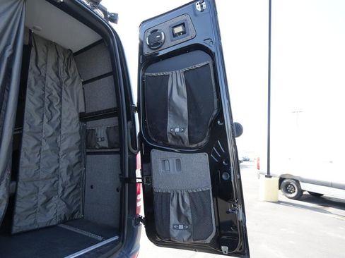 Used 2015 Mercedes-Benz Sprinter 2500 image 9