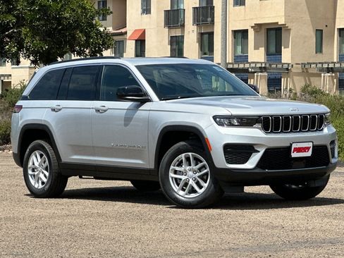 New 2026 Jeep Grand Cherokee Laredo X RWD image 1