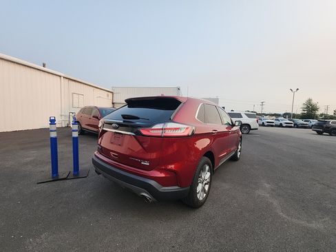 Used 2019 Ford Edge Titanium FWD image 5