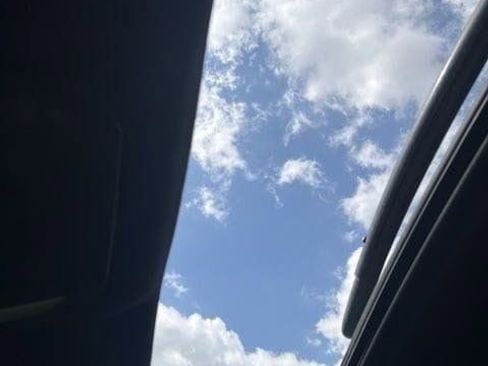 Used 2023 Toyota Highlander XSE image 3