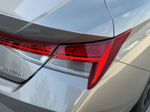 Used 2023 Hyundai Elantra Blue image 26